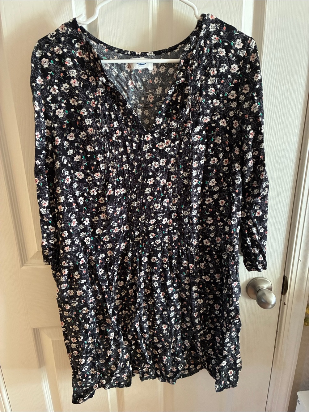 Old Navy 3/4 sleeve black floral dress